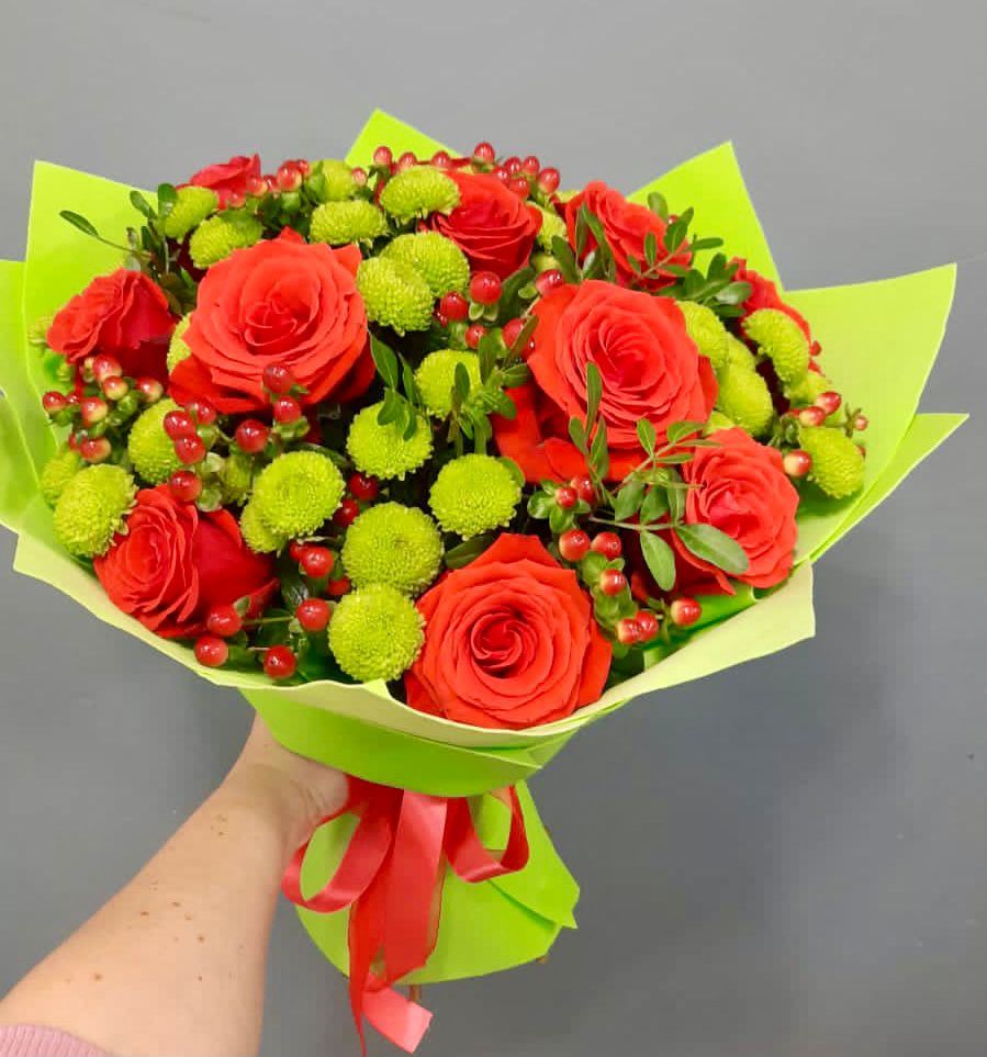 Букет цветов из: Хризантемы и Розы в Отрадном Воронежской области