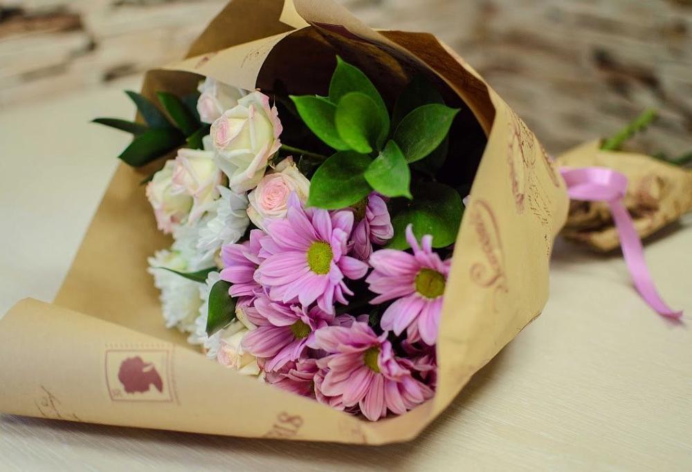 Букет цветов из: Розы и Хризантемы в Отрадном Воронежской области