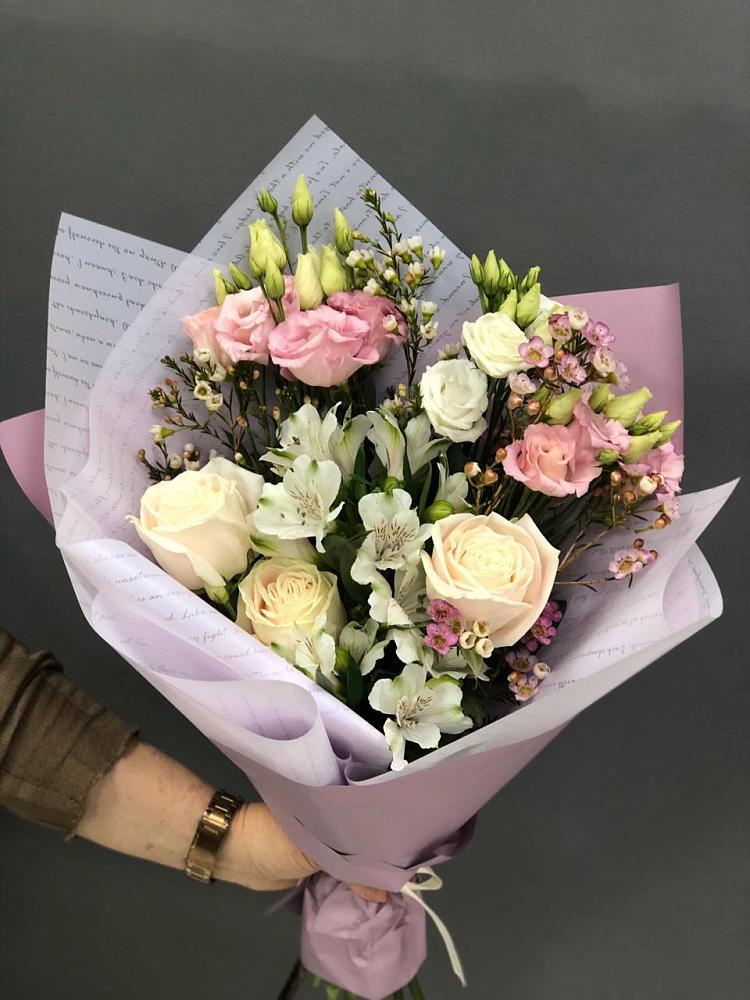 Букет цветов из: Альстромерии, Розы и Лизиантусы в Отрадном Воронежской области