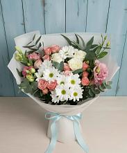Букет цветов из:  Розы, Лизиантусы и Хризантемы в Отрадном Воронежской области