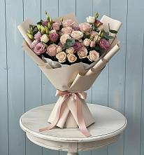Букет цветов из:  Розы и Лизиантусы в Отрадном Воронежской области