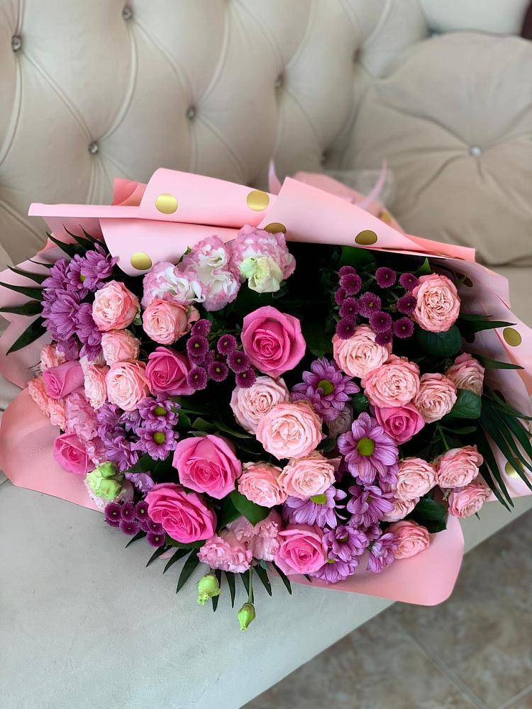 Букет цветов из: Хризантемы, Розы и Лизиантусы в Отрадном Воронежской области