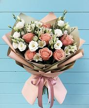 Букет цветов из:  Розы, Альстромерии и Лизиантусы в Отрадном Воронежской области