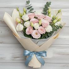 Букет цветов из:  Лизиантусы в Отрадном Воронежской области