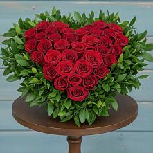 Цветочная композиция из Розы в виде сердца в Отрадном Воронежской области