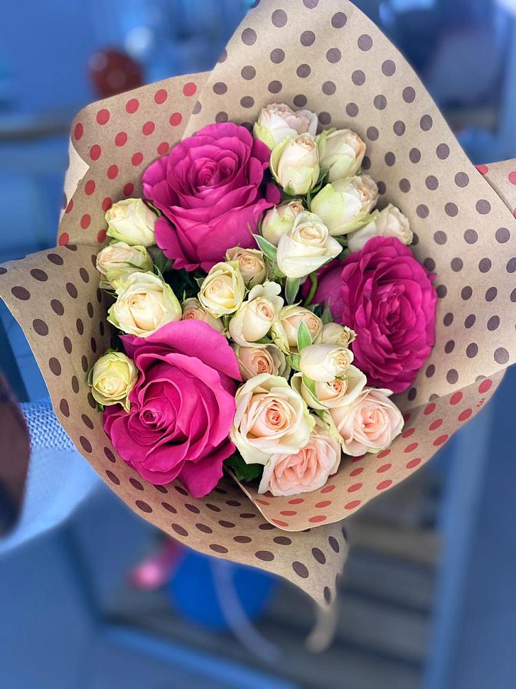 Букет цветов из: Розы в Отрадном Воронежской области