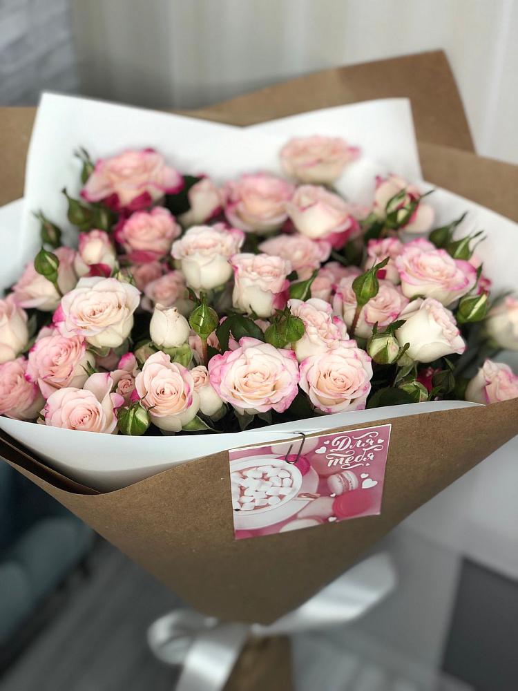 Букет цветов из: Розы в Отрадном Воронежской области