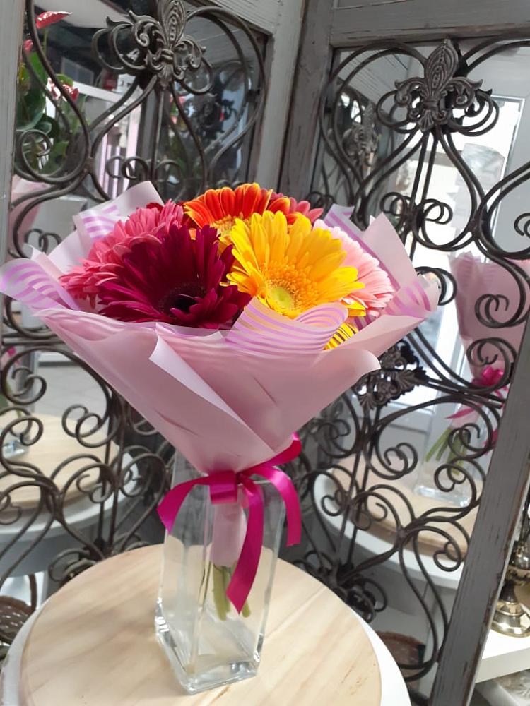 Букет цветов из: Герберы в Отрадном Воронежской области