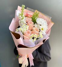 Букет цветов из:  Хризантемы и Розы в Отрадном Воронежской области
