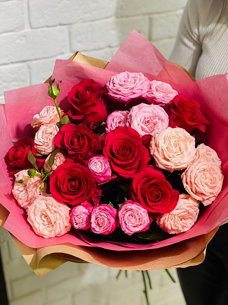 Букет цветов из: Розы в Отрадном Воронежской области