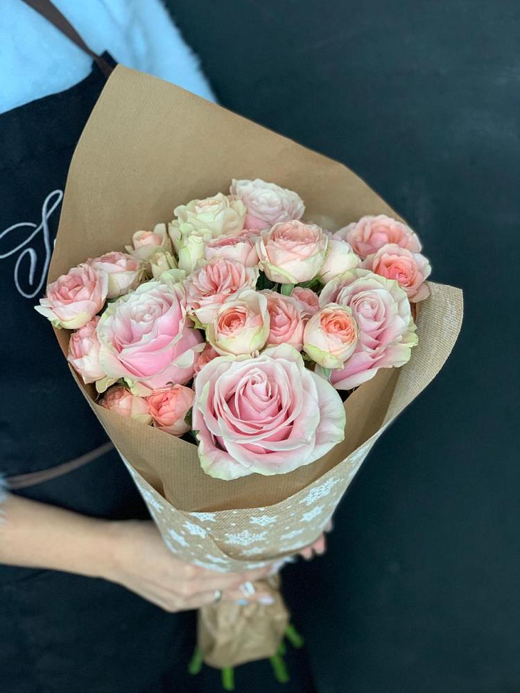 Букет цветов из: Хризантемы и Розы в Отрадном Воронежской области