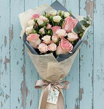 Букет цветов из:  Розы в Отрадном Воронежской области