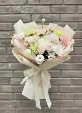 Букет цветов из:  Гвоздики, Розы, Лизиантусы и Хризантемы в Отрадном Воронежской области