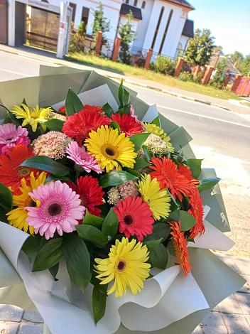 Букет цветов из: Герберы в Отрадном Воронежской области